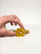 Hexagon méhviasz mécses