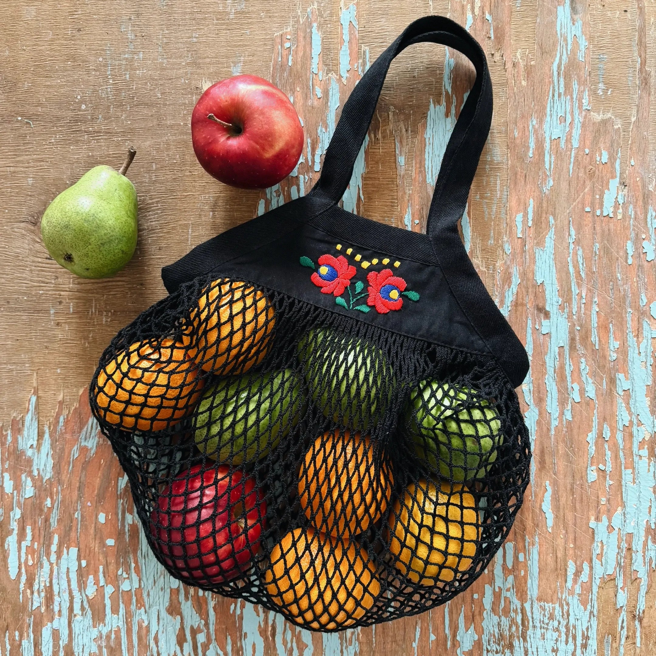 Bolso de malla bordado a mano negro 