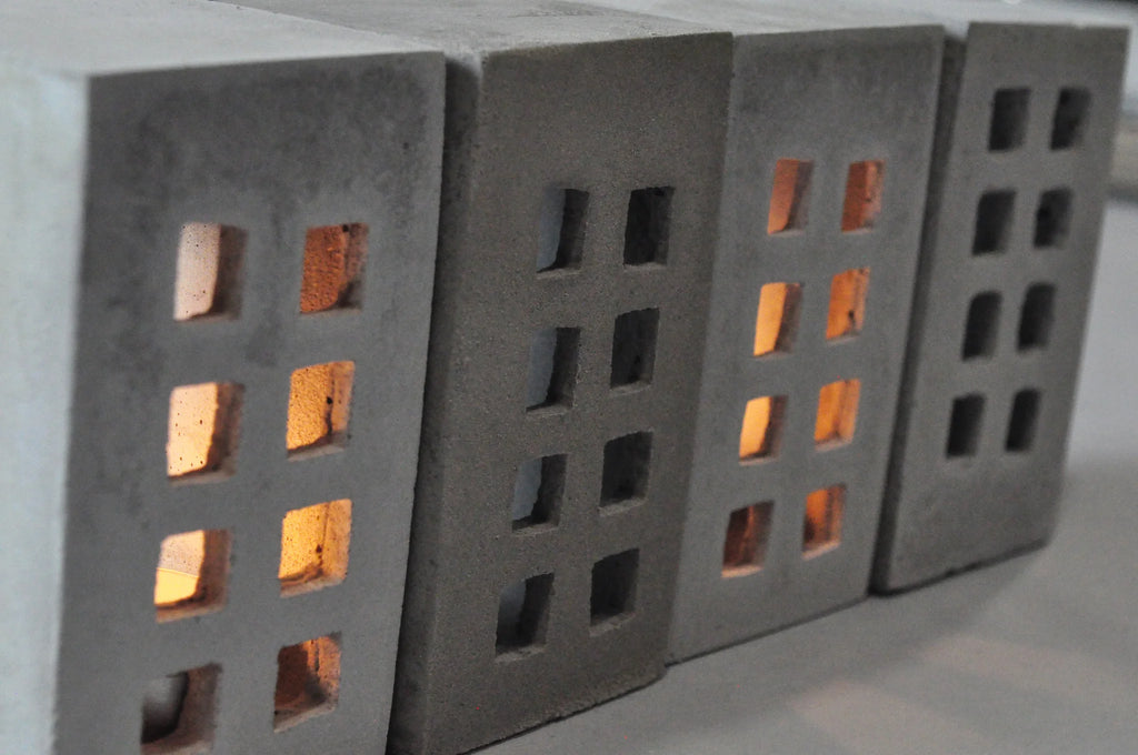 Beton panelház mécses