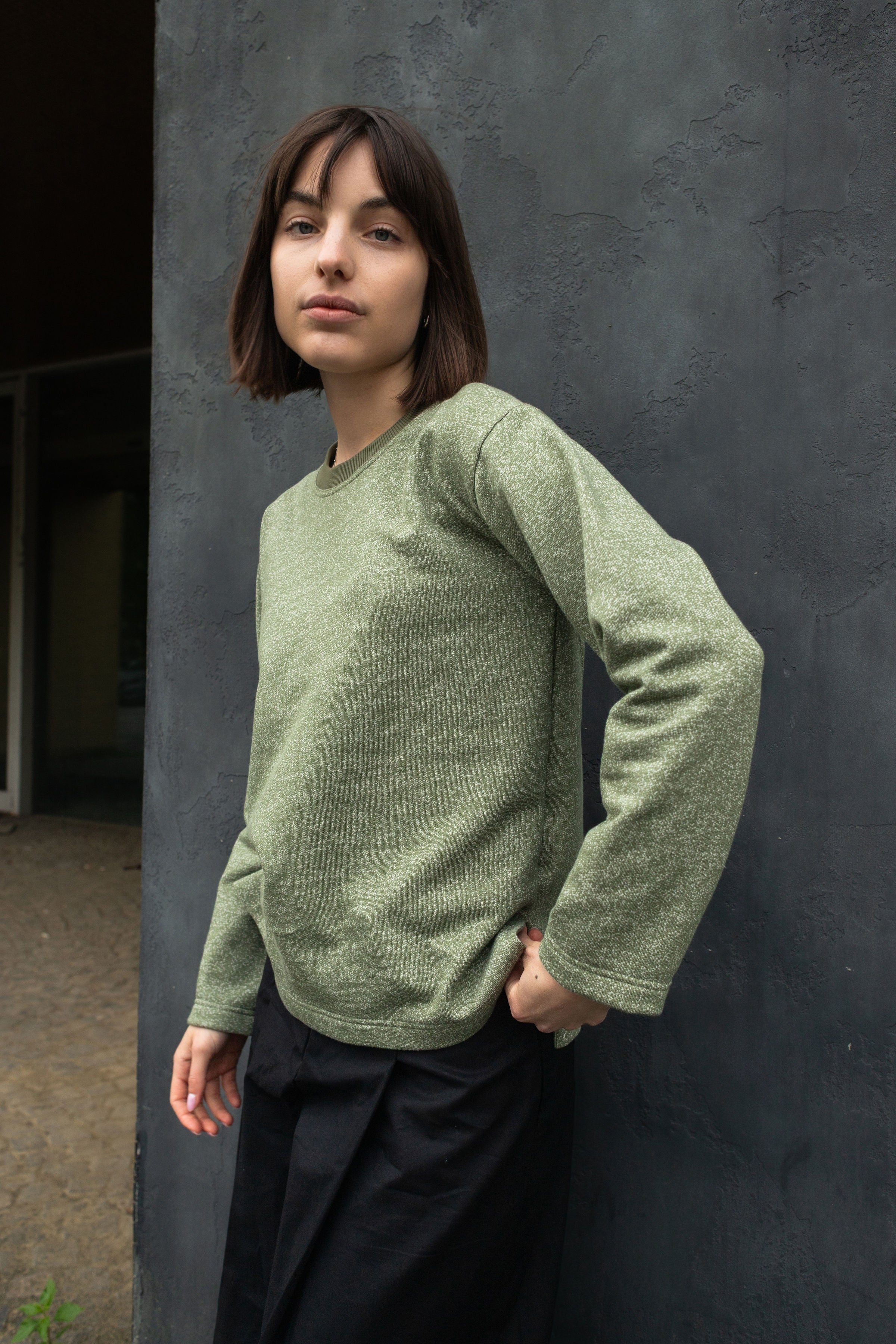 SPECKLES CREWNECK / OLIVE