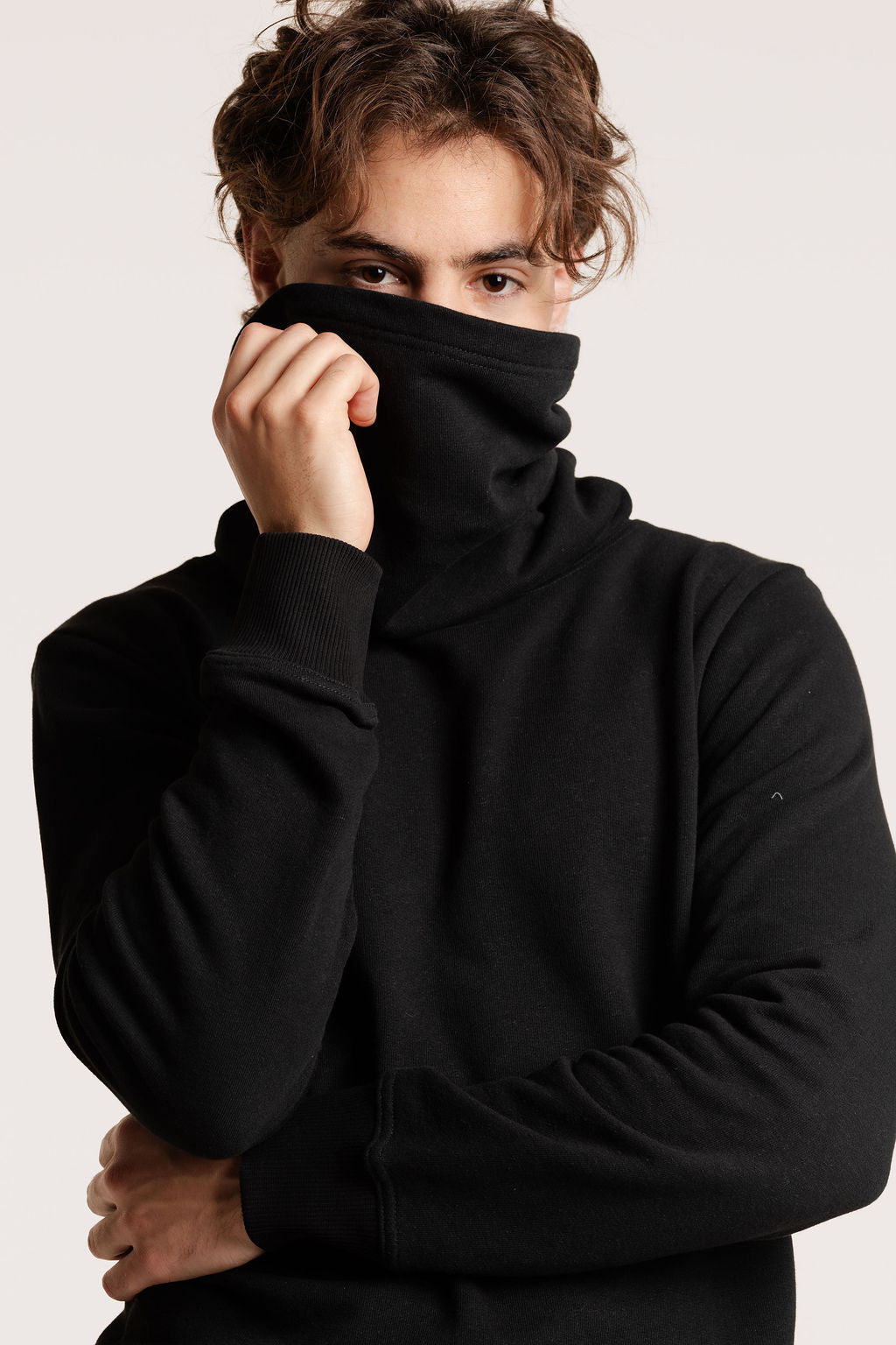 HEMP FUNNELNECK / BLACK