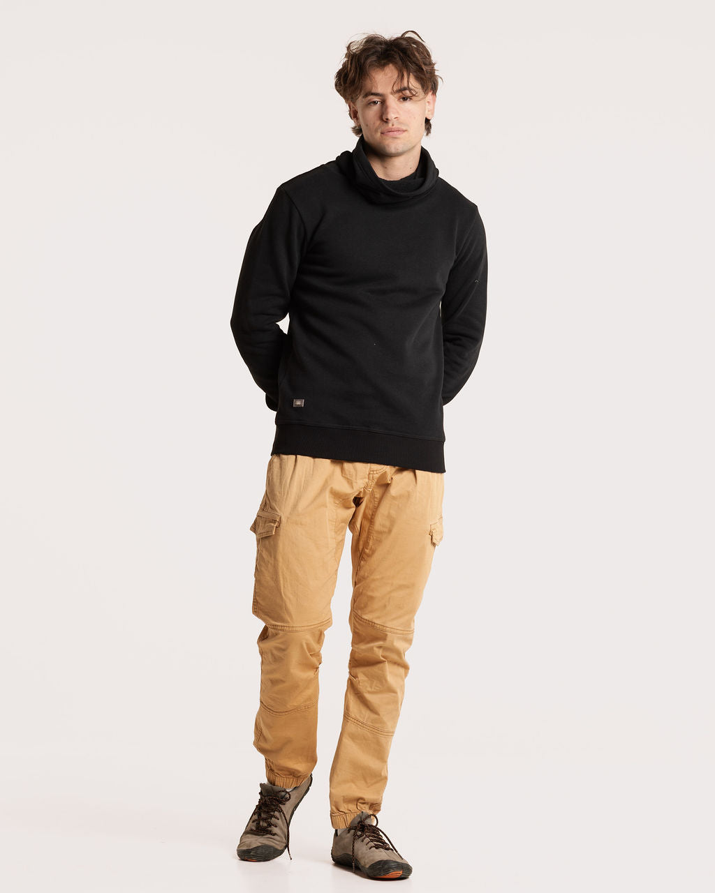 HEMP FUNNELNECK / BLACK
