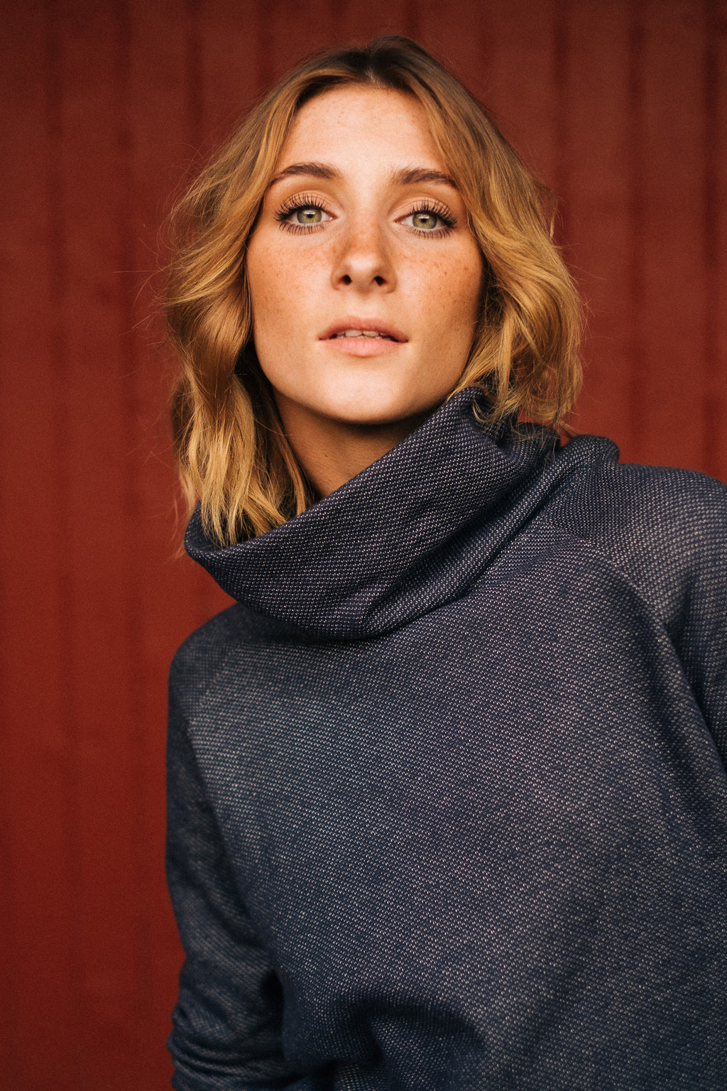 TWO-COLOURED FUNNELNECK / NAVY