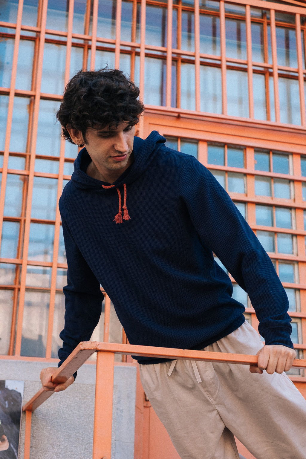 HIVE HOODIE / NAVY