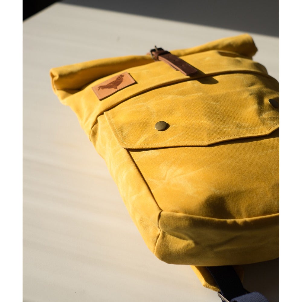 SMALL WHALE YELLOW