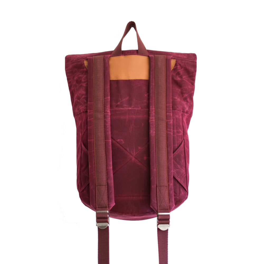 SMALL WHALE BURGUNDY